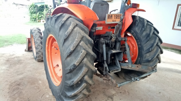 ขายKUbota M7040 สองเพลาพร้อมอุปกรณ์4ชิ้น เล่มพร้อมโอน รถปรถปี52 ขายKUbota M7040 สองเพลาพร้อมอุปกรณ์4ชิ้น เล่มพร้อมโอน รถปรถปี52