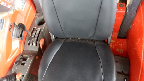 ขายKUbota M7040 สองเพลาพร้อมอุปกรณ์4ชิ้น เล่มพร้อมโอน รถปรถปี52 ขายKUbota M7040 สองเพลาพร้อมอุปกรณ์4ชิ้น เล่มพร้อมโอน รถปรถปี52