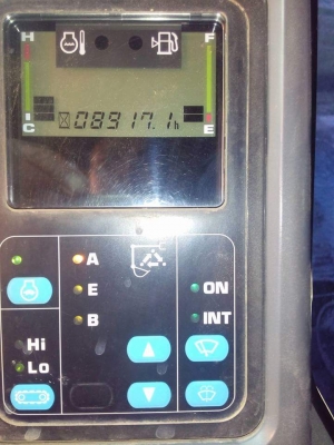 ขายด่วน KOMATSU PC200-7 สภาพสวยพร้อมใช้งาน เครื่องปั้มดี ไฟฟ้าสมบูรณ์ ทำงาน 8xxxกว่าชั่วโมง เอกสารเล่มทะเบียน สนใจโทรสอบถาม 093-0764943  088-3223272  K ตั้ม