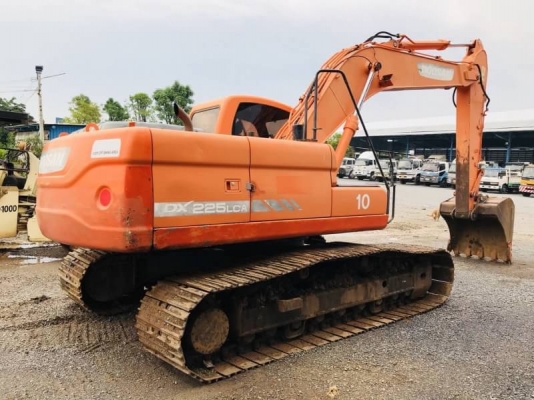 ขาย 1,450,000 DOOSAN DX225LCA ไมล์ 6,xxx ชม. ไฟฟ้าครบ เครื่อง ปั๊มดี  ช่วงล่างเต็ม รถสวยพร้อมใช้ เอกสารเล่มทะเบียน  รถอยู่ ปทุมธานี ราคา 1,450,000บาท 090-772-3710 090-772-3708