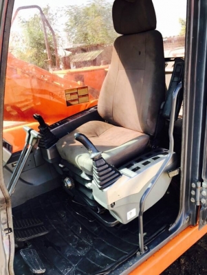 ขาย 1,450,000 DOOSAN DX225LCA ไมล์ 6,xxx ชม. ไฟฟ้าครบ เครื่อง ปั๊มดี  ช่วงล่างเต็ม รถสวยพร้อมใช้ เอกสารเล่มทะเบียน  รถอยู่ ปทุมธานี ราคา 1,450,000บาท 090-772-3710 090-772-3708