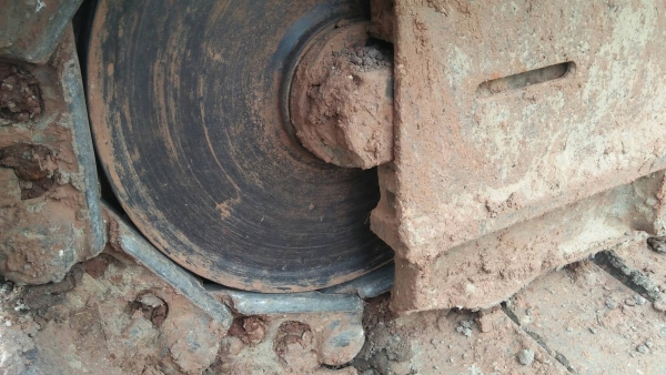 รถแบคโฮ KOBELCO SK200 / YN - 12. , ( รถทำงาน 5,xxx ชม. ) สนใจติดต่อ 081 - 6079515
