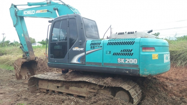 รถแบคโฮ KOBELCO SK200 / YN - 12. , ( รถทำงาน 5,xxx ชม. ) สนใจติดต่อ 081 - 6079515