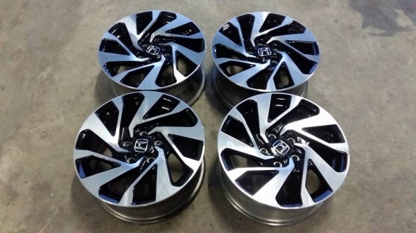 ขายล้อแม็กป้ายแดง civic fc 16"สนใจติดต่อร้าน ก.เจริญการยางครับ 081-3747940
