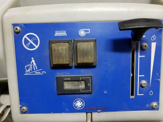 เครื่องขัดพื้นแบบเดินตาม