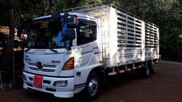 HINO FC9JLLA เครื่อง 175 HP   ยาว 6.50 ม. รถห้างมือเดียวป้ายแดง