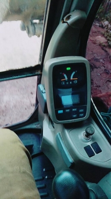 ขายsk135  รถสภาพเก่านอก ลองมาขับดูครับ เลี่ยมทุกจุด เอกสานซื้อขาย