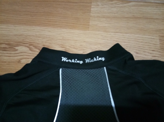 หมวกกันน๊อคREAL-BEON,เสื้ออินเนอร์WorkingWicking,การ์ดหลังFox,ฟรีการ์ดศอก-เข่าFox หมวกกันน๊อคREAL-BEON,เสื้ออินเนอร์WorkingWicking,การ์ดหลังFox,ฟรีการ์ดศอก-เข่าFox