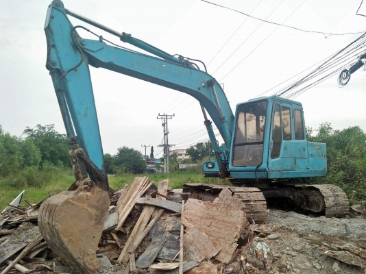 ขายKOBECO SK045 สภาพใช้งานได้เลย ทำสีให้ใหม่ เปลี่ยนโซ่เปลี่ยนเฟืองใหม่ มีแอร์เย็นเจี๊ยบ เครื่องดี เอวดีไม่หลวม ทำงานคร่องได้ดีดั่งใจ โทร0616613023