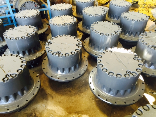 ตัวเดิน KOMATSU PC200-7และ8