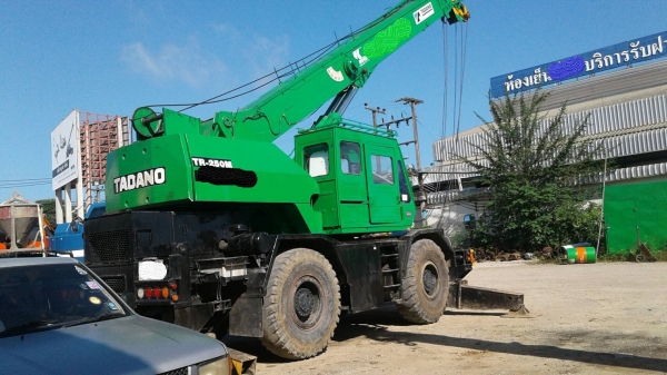 รถเครน TADANO TR250 M3