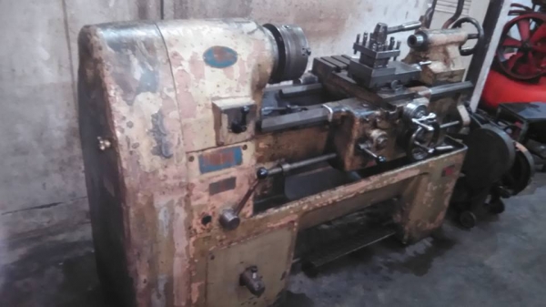 **ขายถูกๆ เครื่องกลึงมือสองจากญี่ปุ่น** BLUELINE 4.5ฟุต ทดสอบเรียบร้อย ทุกระบบทำงานได้ดี นิ่งๆ พร้อมใช้งานครับ