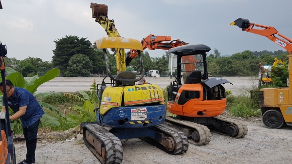 ขายรถขุดKUBOTA.  U35ปั้มนิ้วไลน์หัวเจาะ.4สูบ