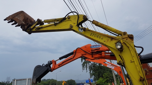 ขายรถขุดKUBOTA.  U35ปั้มนิ้วไลน์หัวเจาะ.4สูบ