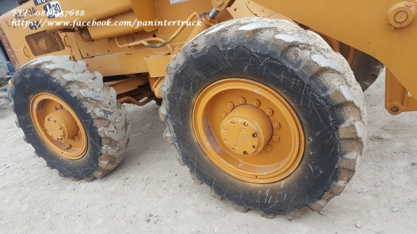 ขายถูกสุดๆ รถตักล้อยาง แบบต่อแขน-ตักพืชไร่ KOMATSU - JH30B  ขับเคลื่อน 2เพลา ,เลี้ยวล้อ, เกียร์ทอร์ค ,พร้อมใช้งาน , ราคาเพียง 355,000 บาท สนใจติดต่อ 0819337688