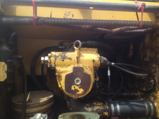 ขาย Komatsu pc200_6 เล่มทะเบียน เจ้าของขายเอง ไช้งานปกติ