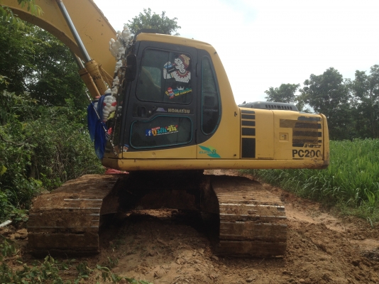 ขาย Komatsu pc200_6 เล่มทะเบียน เจ้าของขายเอง ไช้งานปกติ
