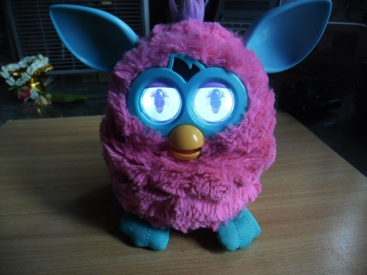 ตุ๊กตา Furby สีชมพู น่ารักแสนซน ตุ๊กตา Furby สีชมพู น่ารักแสนซน
