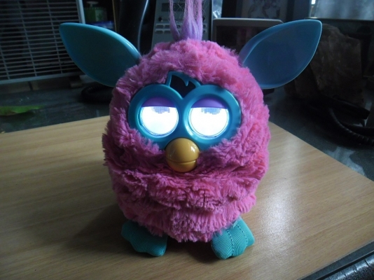 ตุ๊กตา Furby สีชมพู น่ารักแสนซน ตุ๊กตา Furby สีชมพู น่ารักแสนซน