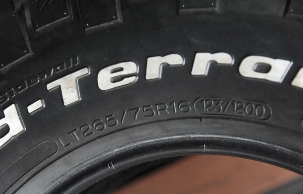 ยาง BF MUD KM2 265 75 16 ปี 15 ยาง BF MUD KM2 265 75 16 ปี 15