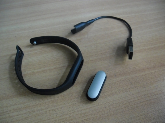Xiaomi Mi Band 1s เป็นสายรัดข้อมือเพื่อสุขภาพ สภาพสวย