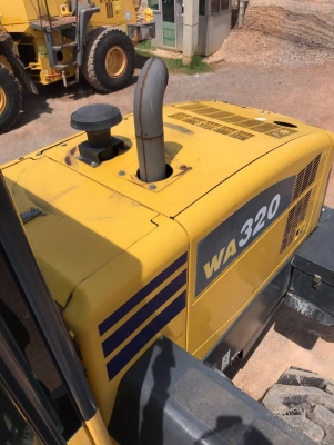 ขายรถตักล้อยาง KOMATSU WA320-5 รถนอกนำเข้าจากญี่ปุ่น สภาพสวยพร้อมใช้งาน มีVDOการทำงานครับ ขายรถตักล้อยาง KOMATSU WA320-5 รถนอกนำเข้าจากญี่ปุ่น สภาพสวยพร้อมใช้งาน มีVDOการทำงานครับ