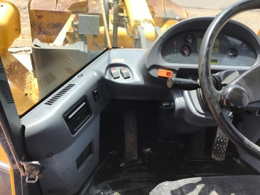 ขายรถตักล้อยาง KOMATSU WA320-5 รถนอกนำเข้าจากญี่ปุ่น สภาพสวยพร้อมใช้งาน มีVDOการทำงานครับ ขายรถตักล้อยาง KOMATSU WA320-5 รถนอกนำเข้าจากญี่ปุ่น สภาพสวยพร้อมใช้งาน มีVDOการทำงานครับ