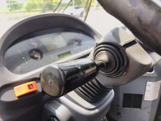 ขายรถตักล้อยาง KOMATSU WA320-5 รถนอกนำเข้าจากญี่ปุ่น สภาพสวยพร้อมใช้งาน มีVDOการทำงานครับ ขายรถตักล้อยาง KOMATSU WA320-5 รถนอกนำเข้าจากญี่ปุ่น สภาพสวยพร้อมใช้งาน มีVDOการทำงานครับ