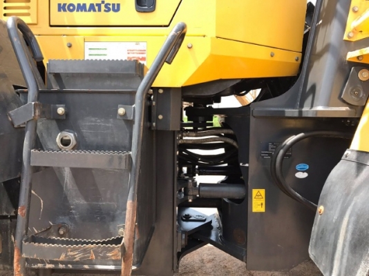 ขายรถตักล้อยาง KOMATSU WA320-5 รถนอกนำเข้าจากญี่ปุ่น สภาพสวยพร้อมใช้งาน มีVDOการทำงานครับ ขายรถตักล้อยาง KOMATSU WA320-5 รถนอกนำเข้าจากญี่ปุ่น สภาพสวยพร้อมใช้งาน มีVDOการทำงานครับ