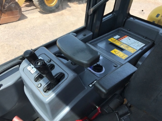 ขายรถตักล้อยาง KOMATSU WA320-5 รถนอกนำเข้าจากญี่ปุ่น สภาพสวยพร้อมใช้งาน มีVDOการทำงานครับ ขายรถตักล้อยาง KOMATSU WA320-5 รถนอกนำเข้าจากญี่ปุ่น สภาพสวยพร้อมใช้งาน มีVDOการทำงานครับ