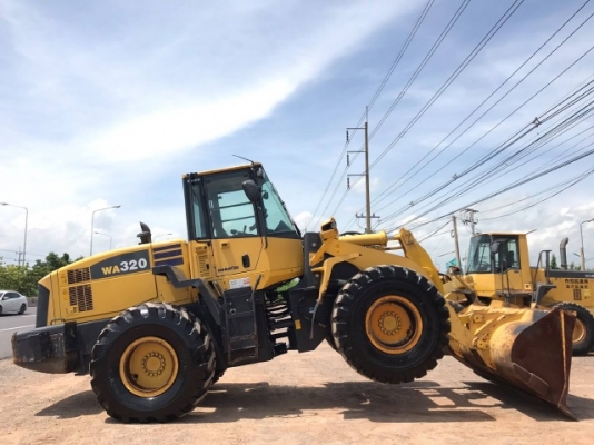 ขายรถตักล้อยาง KOMATSU WA320-5 รถนอกนำเข้าจากญี่ปุ่น สภาพสวยพร้อมใช้งาน มีVDOการทำงานครับ ขายรถตักล้อยาง KOMATSU WA320-5 รถนอกนำเข้าจากญี่ปุ่น สภาพสวยพร้อมใช้งาน มีVDOการทำงานครับ