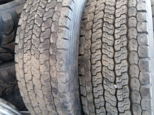 ** 11R .เส้นละ 3,500 ** ยาง 11R22.5 เก่าญี่ปุ่น 4เส้น เป็นปี 15 .. 1เส้น,ปี14 ..2เส้น , ปี11 ..1 เส้น