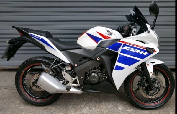 ขออนุญาตขาย HONDA CBR150I NEW รถพร้อมใช้งาน สภาพสวยเหมือนรถใหม่ป้ายแดง ฟรีค่าโอน ขออนุญาตขาย HONDA CBR150I NEW รถพร้อมใช้งาน สภาพสวยเหมือนรถใหม่ป้ายแดง ฟรีค่าโอน