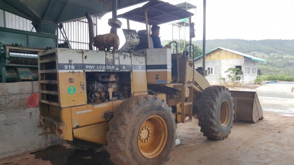 ขาย รถตัก KOMATSU 510 กรองเดี่ยว เครื่องดี เกียร์ดี ปั้มแรง ทำงานคล่องตัว ยางเต็ม ต่อแขนเรียบร้อยแล้ว ขาย รถตัก KOMATSU 510 กรองเดี่ยว เครื่องดี เกียร์ดี ปั้มแรง ทำงานคล่องตัว ยางเต็ม ต่อแขนเรียบร้อยแล้ว