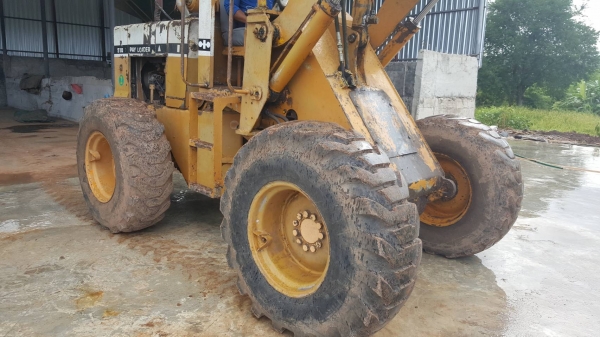 ขาย รถตัก KOMATSU 510 กรองเดี่ยว เครื่องดี เกียร์ดี ปั้มแรง ทำงานคล่องตัว ยางเต็ม ต่อแขนเรียบร้อยแล้ว ขาย รถตัก KOMATSU 510 กรองเดี่ยว เครื่องดี เกียร์ดี ปั้มแรง ทำงานคล่องตัว ยางเต็ม ต่อแขนเรียบร้อยแล้ว