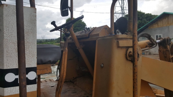 ขาย รถตัก KOMATSU 510 กรองเดี่ยว เครื่องดี เกียร์ดี ปั้มแรง ทำงานคล่องตัว ยางเต็ม ต่อแขนเรียบร้อยแล้ว ขาย รถตัก KOMATSU 510 กรองเดี่ยว เครื่องดี เกียร์ดี ปั้มแรง ทำงานคล่องตัว ยางเต็ม ต่อแขนเรียบร้อยแล้ว