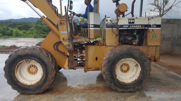 ขาย รถตัก KOMATSU 510 กรองเดี่ยว เครื่องดี เกียร์ดี ปั้มแรง ทำงานคล่องตัว ยางเต็ม ต่อแขนเรียบร้อยแล้ว ขาย รถตัก KOMATSU 510 กรองเดี่ยว เครื่องดี เกียร์ดี ปั้มแรง ทำงานคล่องตัว ยางเต็ม ต่อแขนเรียบร้อยแล้ว