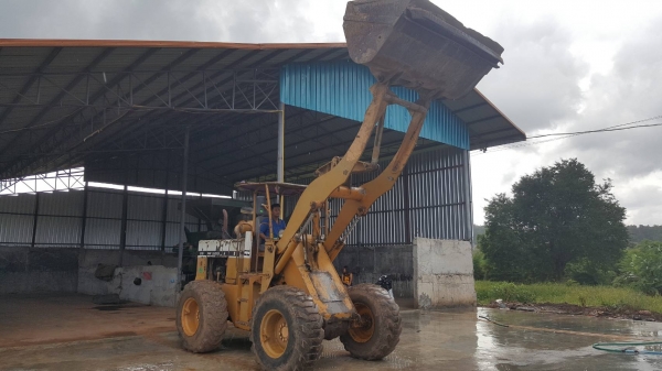 ขาย รถตัก KOMATSU 510 กรองเดี่ยว เครื่องดี เกียร์ดี ปั้มแรง ทำงานคล่องตัว ยางเต็ม ต่อแขนเรียบร้อยแล้ว ขาย รถตัก KOMATSU 510 กรองเดี่ยว เครื่องดี เกียร์ดี ปั้มแรง ทำงานคล่องตัว ยางเต็ม ต่อแขนเรียบร้อยแล้ว