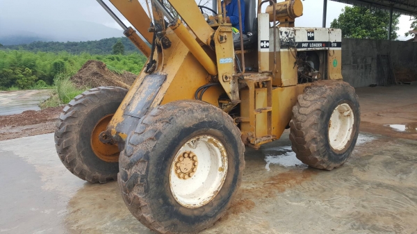 ขาย รถตัก KOMATSU 510 กรองเดี่ยว เครื่องดี เกียร์ดี ปั้มแรง ทำงานคล่องตัว ยางเต็ม ต่อแขนเรียบร้อยแล้ว ขาย รถตัก KOMATSU 510 กรองเดี่ยว เครื่องดี เกียร์ดี ปั้มแรง ทำงานคล่องตัว ยางเต็ม ต่อแขนเรียบร้อยแล้ว