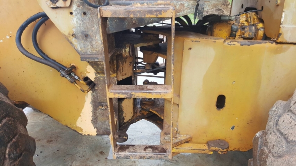 ขาย รถตัก KOMATSU 510 กรองเดี่ยว เครื่องดี เกียร์ดี ปั้มแรง ทำงานคล่องตัว ยางเต็ม ต่อแขนเรียบร้อยแล้ว ขาย รถตัก KOMATSU 510 กรองเดี่ยว เครื่องดี เกียร์ดี ปั้มแรง ทำงานคล่องตัว ยางเต็ม ต่อแขนเรียบร้อยแล้ว