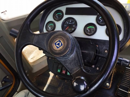 ขาย 1,150,000 รถตัก XCMG ขนาด 3 คิว รุ่นใหม่ล่าสุด สภาพ90\% ไมล์ 2,000 ชม. สวยเหมือนใหม่ เล่มทะเบียน รถสวย รถอยู่ ปทุมธานี 090-772-3710 090-772-3708