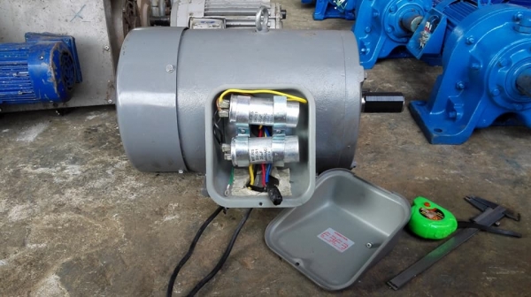 ** SOLD ** มอเตอร์ของใหม่ 100\% HITACHI 7.5 HP 220V ใช้ไฟบ้าน ลูกค้าเบิกมาใหม่ผิดสเป็กฝากขาย