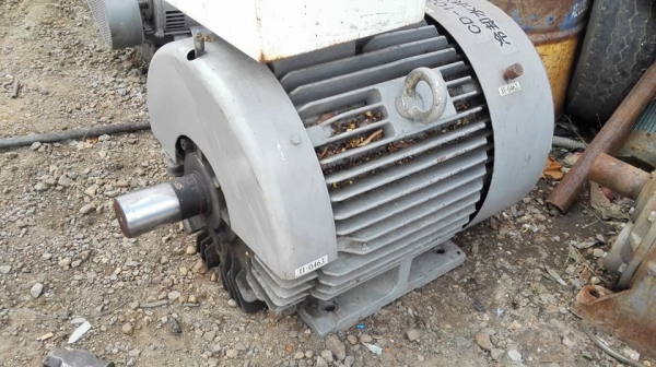 ** SOLD ** มอเตอร์ TOSHIBA Made in JAPAN 100 HP 1450 RPM 380V เดิมๆพร้อมใช้