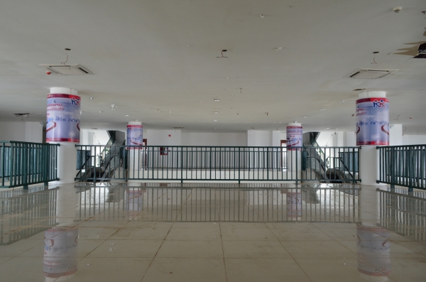 พื้นที่เช่าขายสินค้า ในห้างกลางเวียงจัน