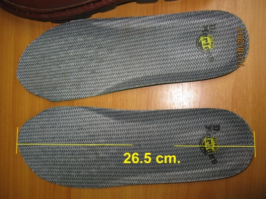 รองเท้า Dr. martens Made in England สภาพงาม ๆ เบอร์ 42 ยาว 26.5 ซม.