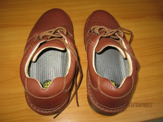 รองเท้า Dr. martens Made in England สภาพงาม ๆ เบอร์ 42 ยาว 26.5 ซม.