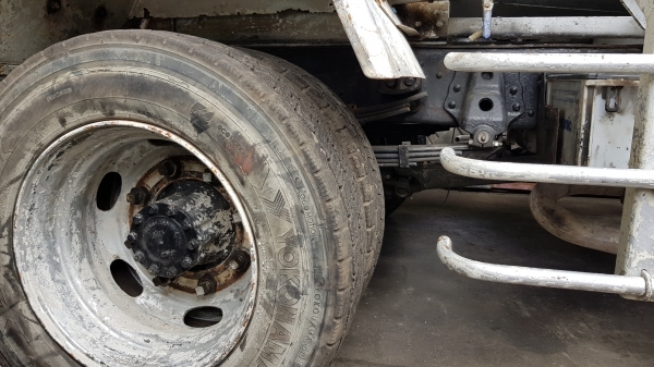 รถโม่ปูนเก่าญี่ปุ่น เครื่องยนต์ jo8c V รุ่นใหม่ 225 แรง ขนาด 3 คิว รถโม่ปูนเก่าญี่ปุ่น เครื่องยนต์ jo8c V รุ่นใหม่ 225 แรง ขนาด 3 คิว