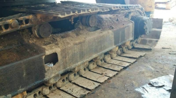 ขาย 395,000 บาท HITACHI EX200-1 เครื่องดี ปั้ม K3V โช่หนา เอวแน่น เอกสารชื้อขาย  รถอยู่ จ.ขอนแก่น โทร&amp;ไอดีไลน์ 0610710295