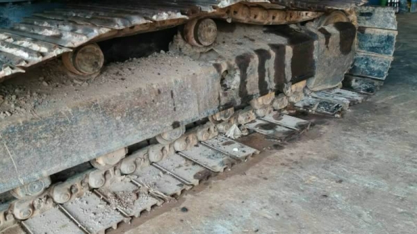 ขาย 395,000 บาท HITACHI EX200-1 เครื่องดี ปั้ม K3V โช่หนา เอวแน่น เอกสารชื้อขาย  รถอยู่ จ.ขอนแก่น โทร&amp;ไอดีไลน์ 0610710295