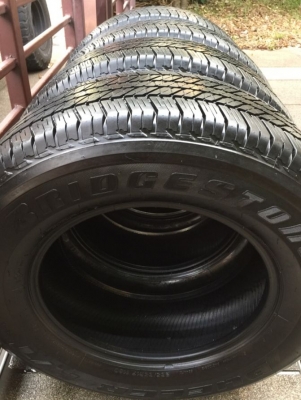 ยาง Bridgestone 265 65 17 ปี15 ดอกเต็ม ไม่มีปะ ใช้ยาว ราคาไม่แพง ยาง Bridgestone 265 65 17 ปี15 ดอกเต็ม ไม่มีปะ ใช้ยาว ราคาไม่แพง
